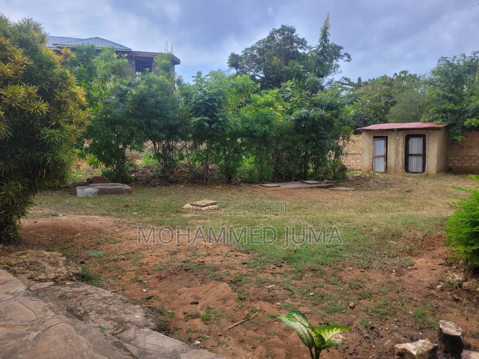 1/4 Land With 3bedroom Bungallw