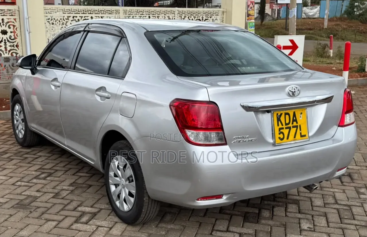 Toyota Axio 1.5 X 2WD 2013 Silver