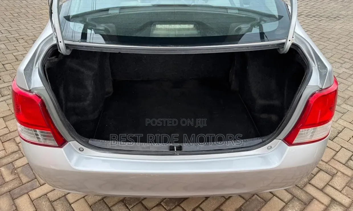 Toyota Axio 1.5 X 2WD 2013 Silver