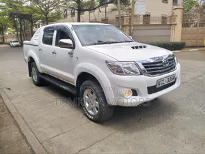 Toyota Hilux 2011 White