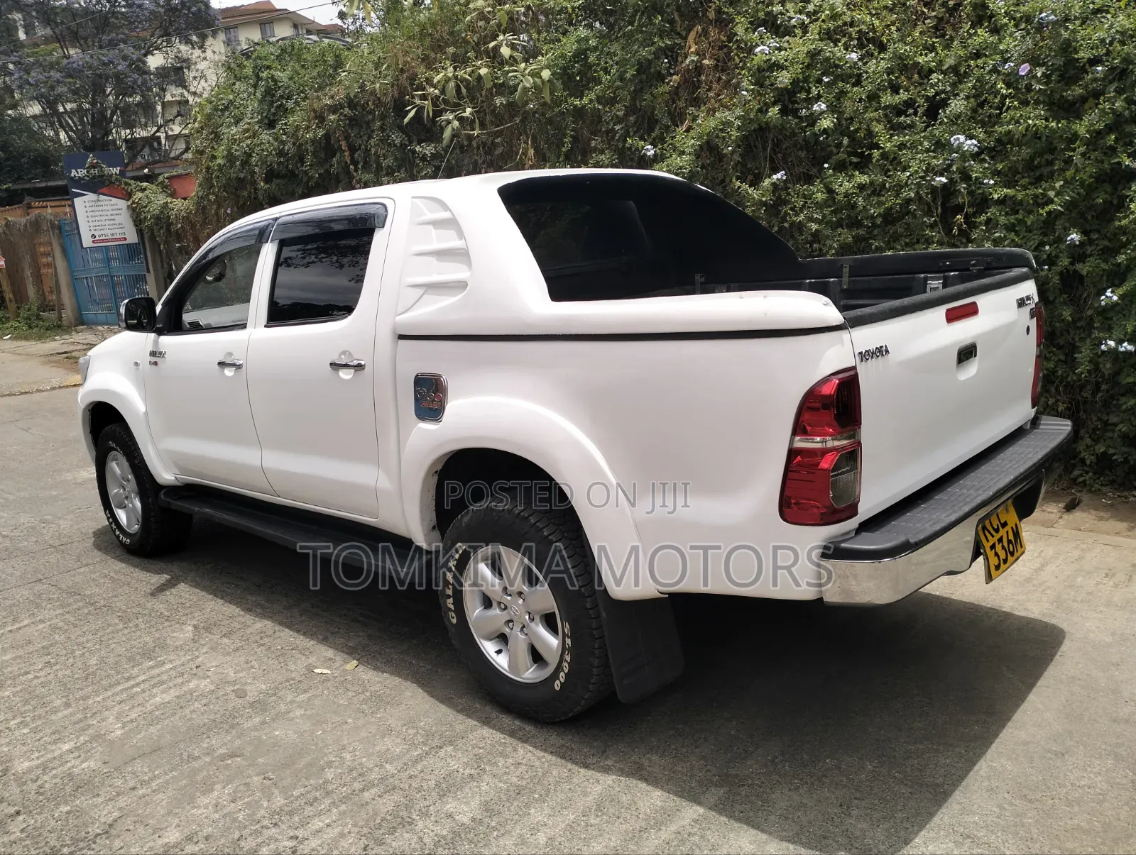 Toyota Hilux 2011 White