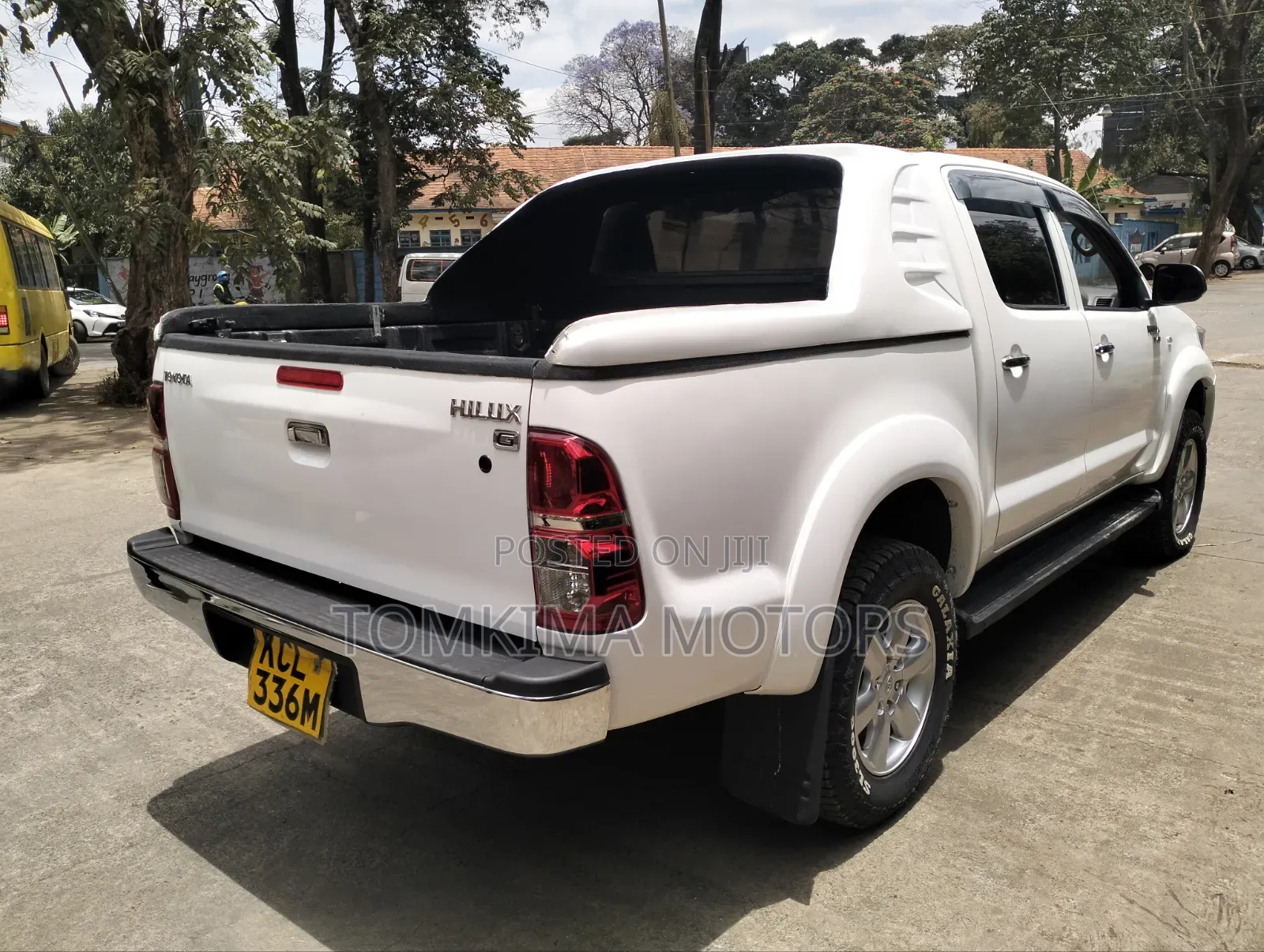 Toyota Hilux 2011 White