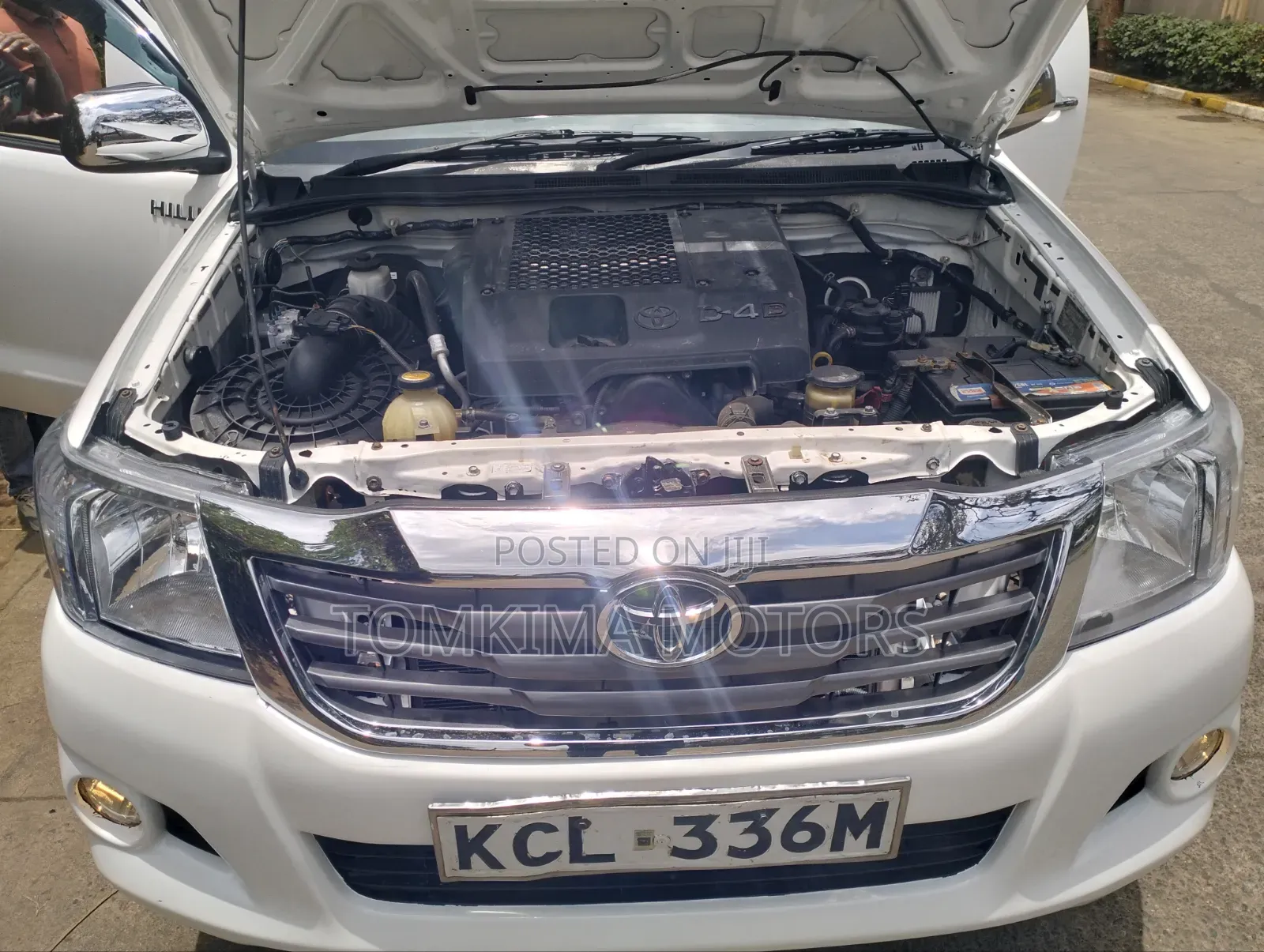 Toyota Hilux 2011 White