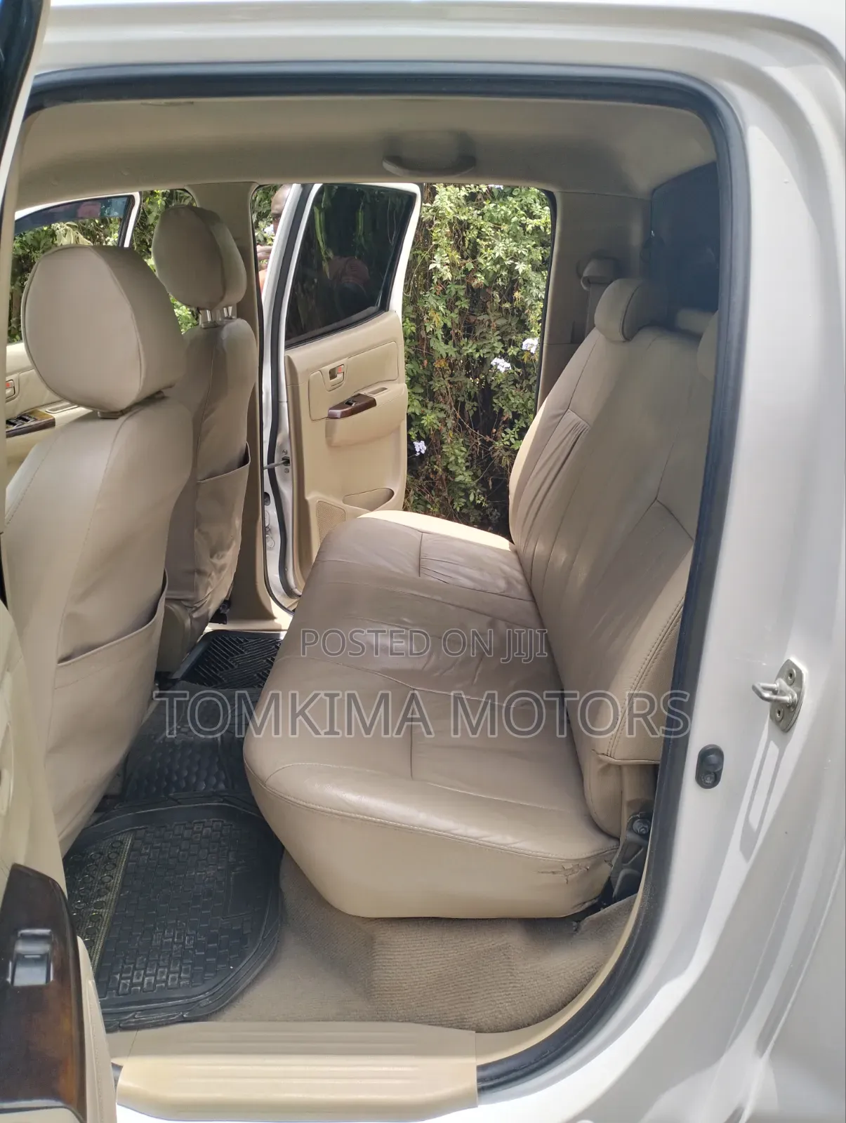 Toyota Hilux 2011 White