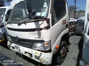 Toyota Dyna 2021 White