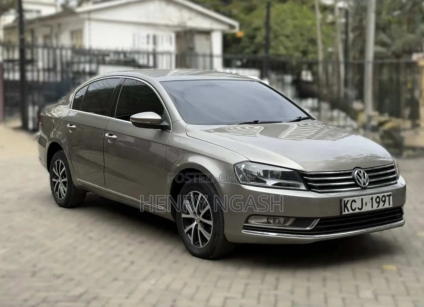 Volkswagen Passat 2014 Brown