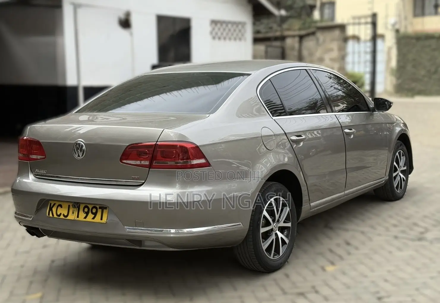 Volkswagen Passat 2014 Brown