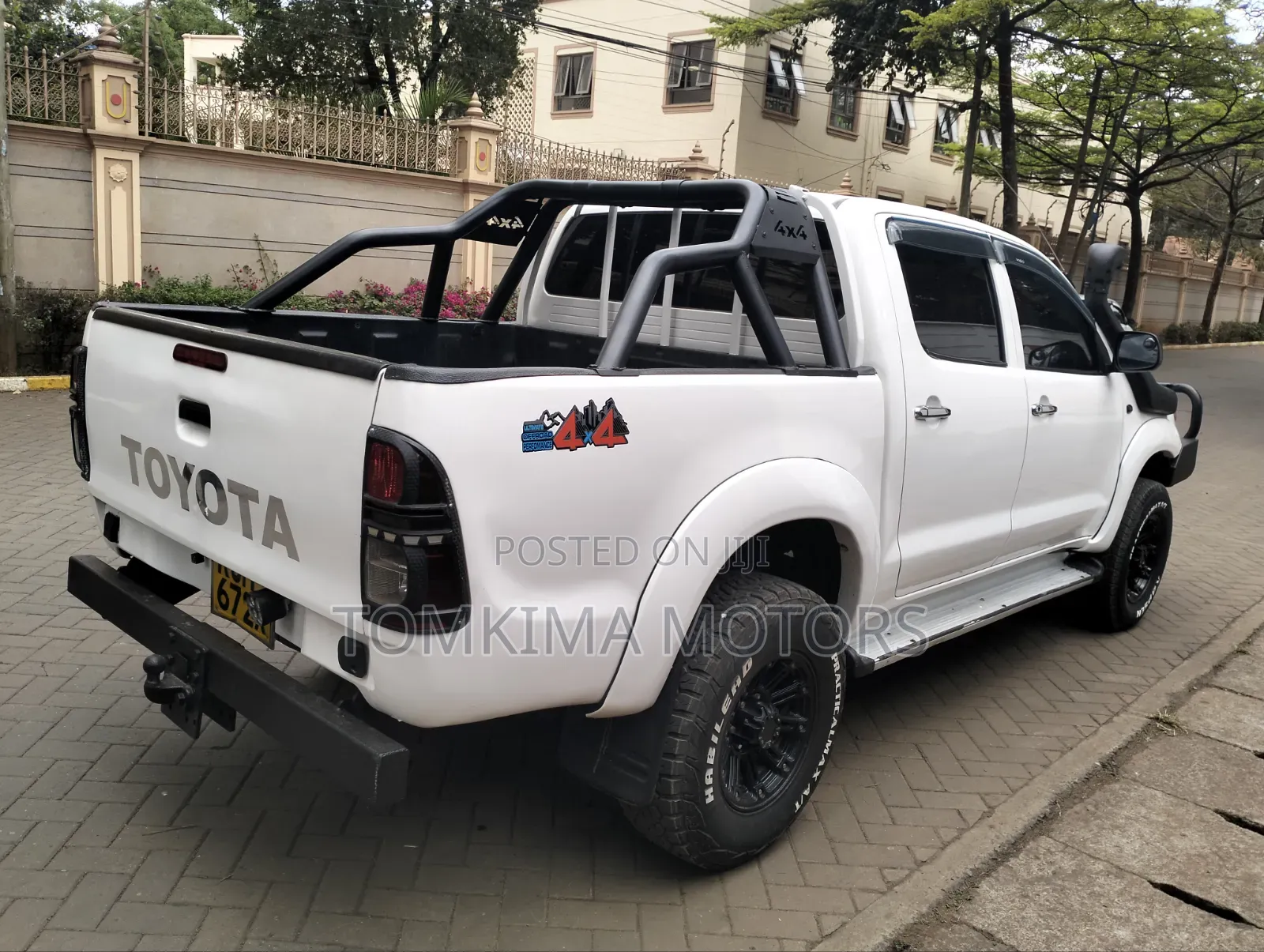Toyota Hilux 2012 Pearl