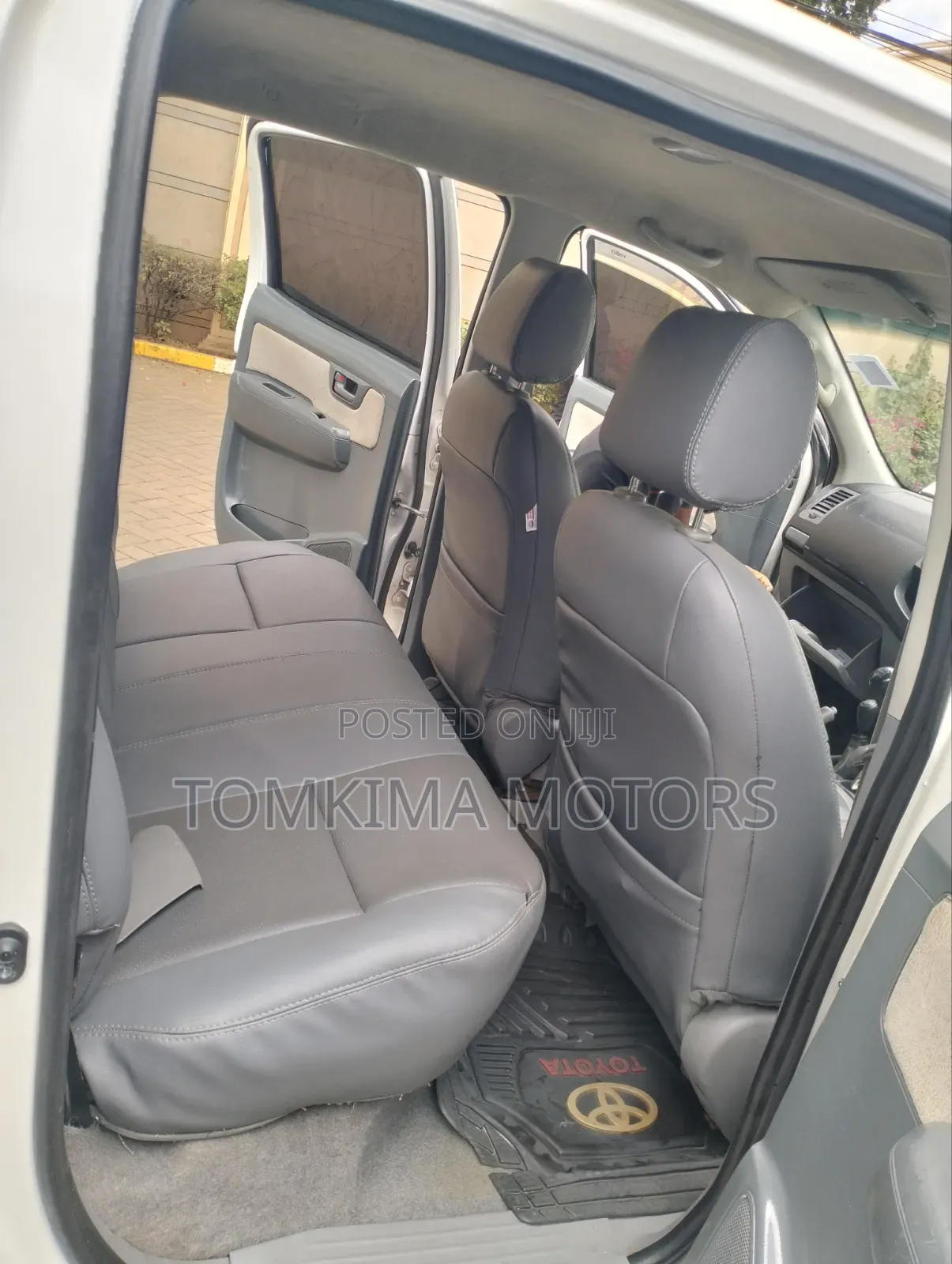 Toyota Hilux 2012 Pearl