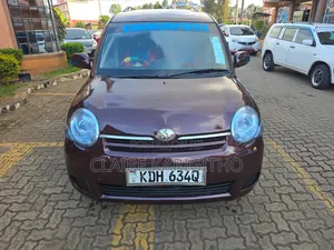 Toyota Sienta 1.5 FWD 2014 Maroon
