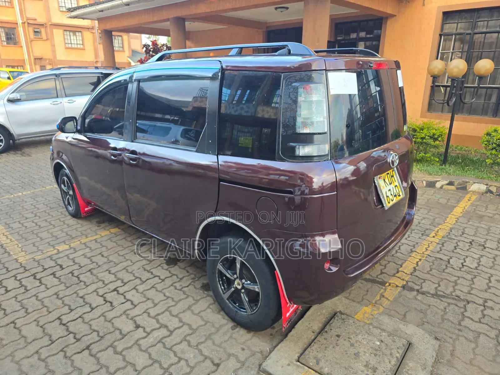 Toyota Sienta 1.5 FWD 2014 Maroon