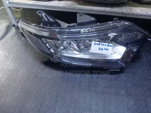 Mitsubishi Outlander 2017 Headlight
