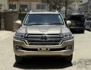 Toyota Land Cruiser 2018 Gold