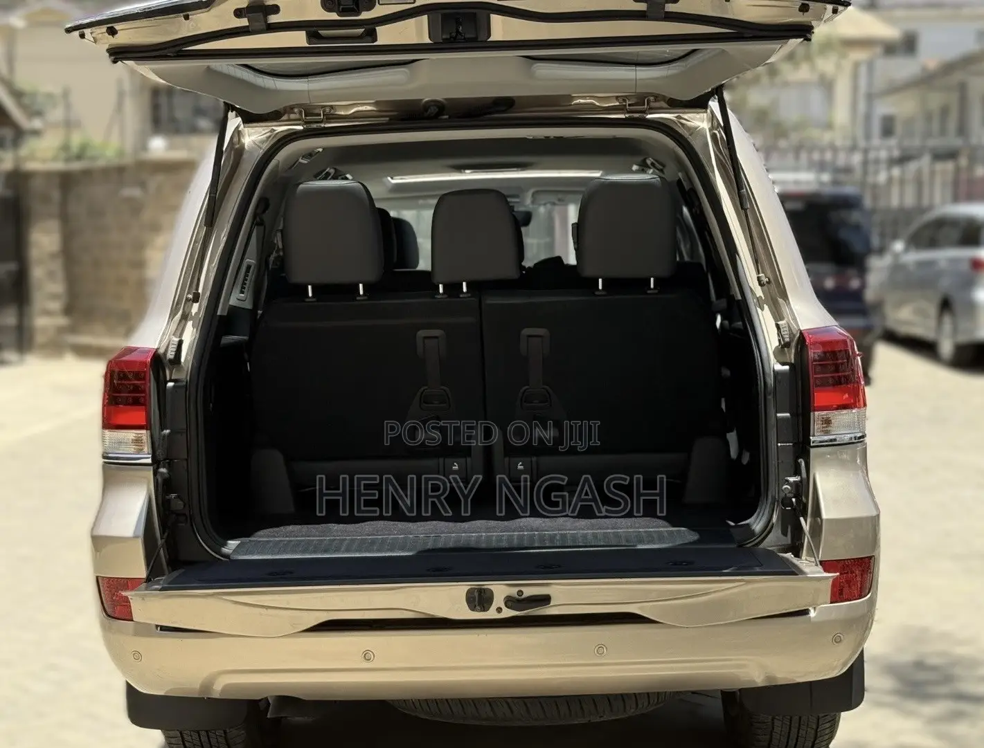 Toyota Land Cruiser 2018 Gold