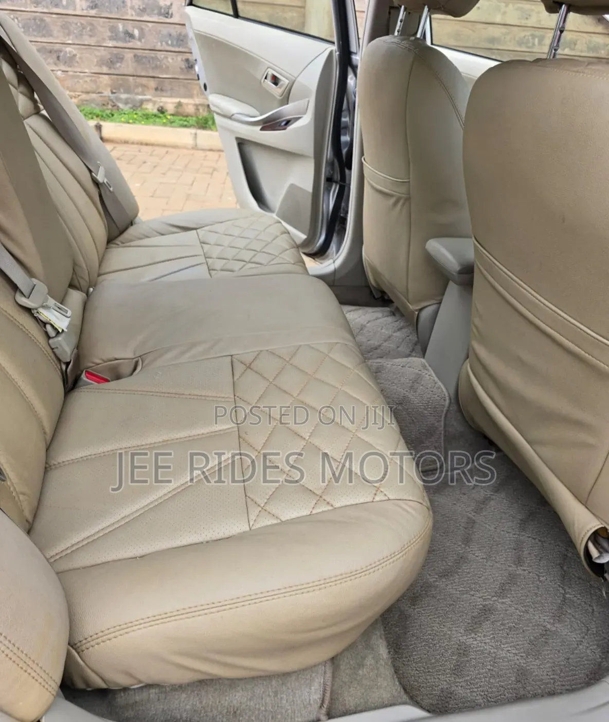 Toyota Premio 2012 Silver
