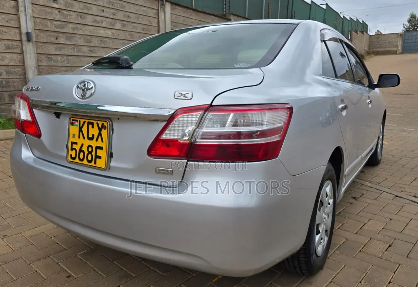 Toyota Premio 2012 Silver
