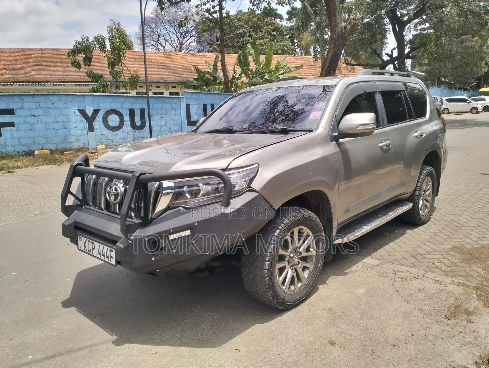 Toyota Land Cruiser Prado 2011 Gray