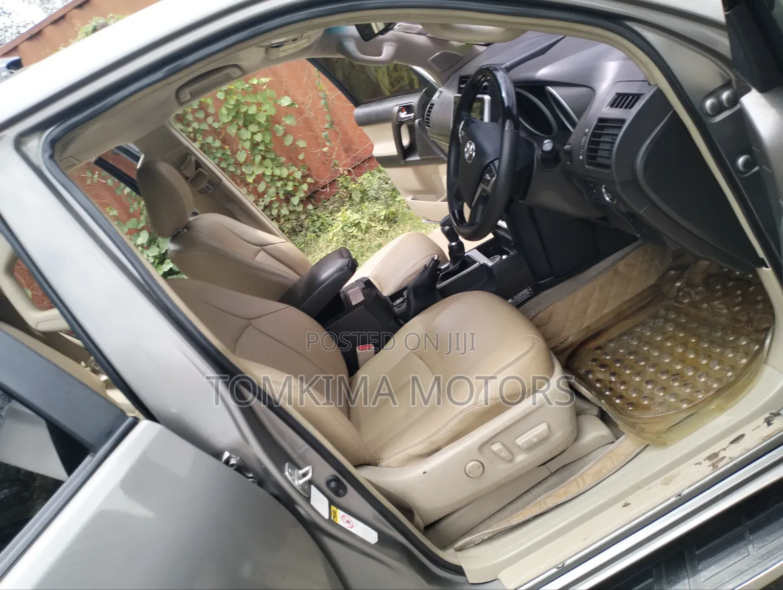 Toyota Land Cruiser Prado 2011 Gray