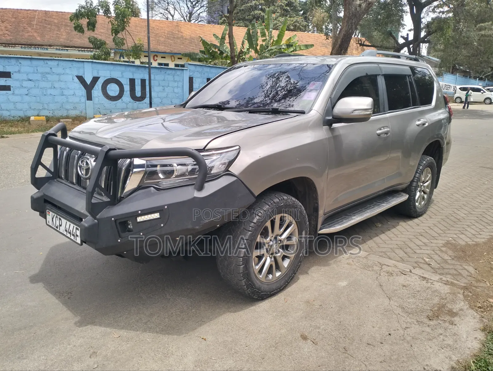Toyota Land Cruiser Prado 2011 Gray