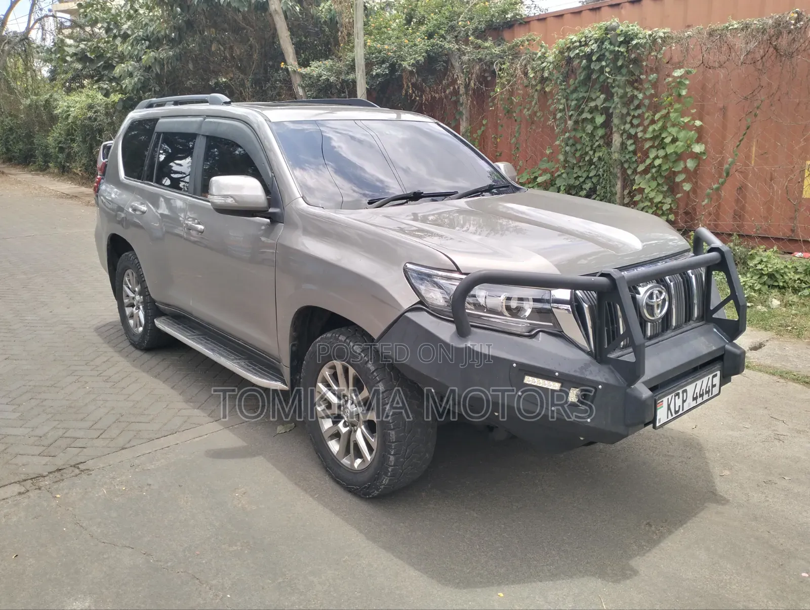 Toyota Land Cruiser Prado 2011 Gray