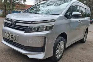 Toyota Voxy V 2WD 8-Seater 2016 Silver
