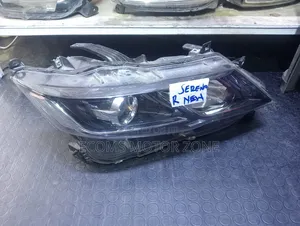 Nissan Serena 2018 Headlight