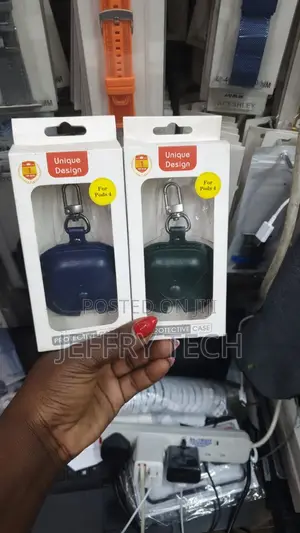 Leather Protective Case for AirPods 4snap Button and a Metal Keychain