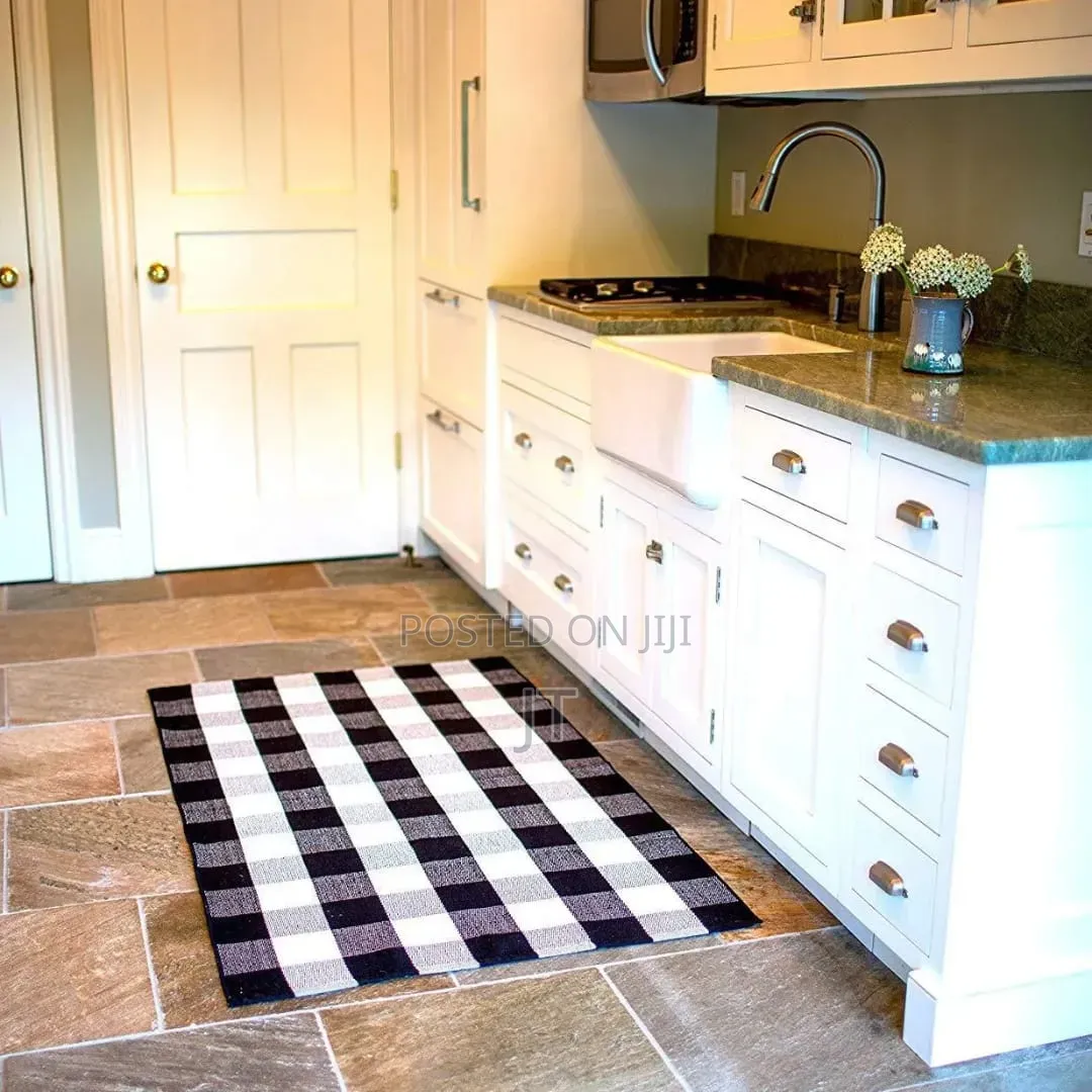 Monochrome Woven Rug 60x90cm)
