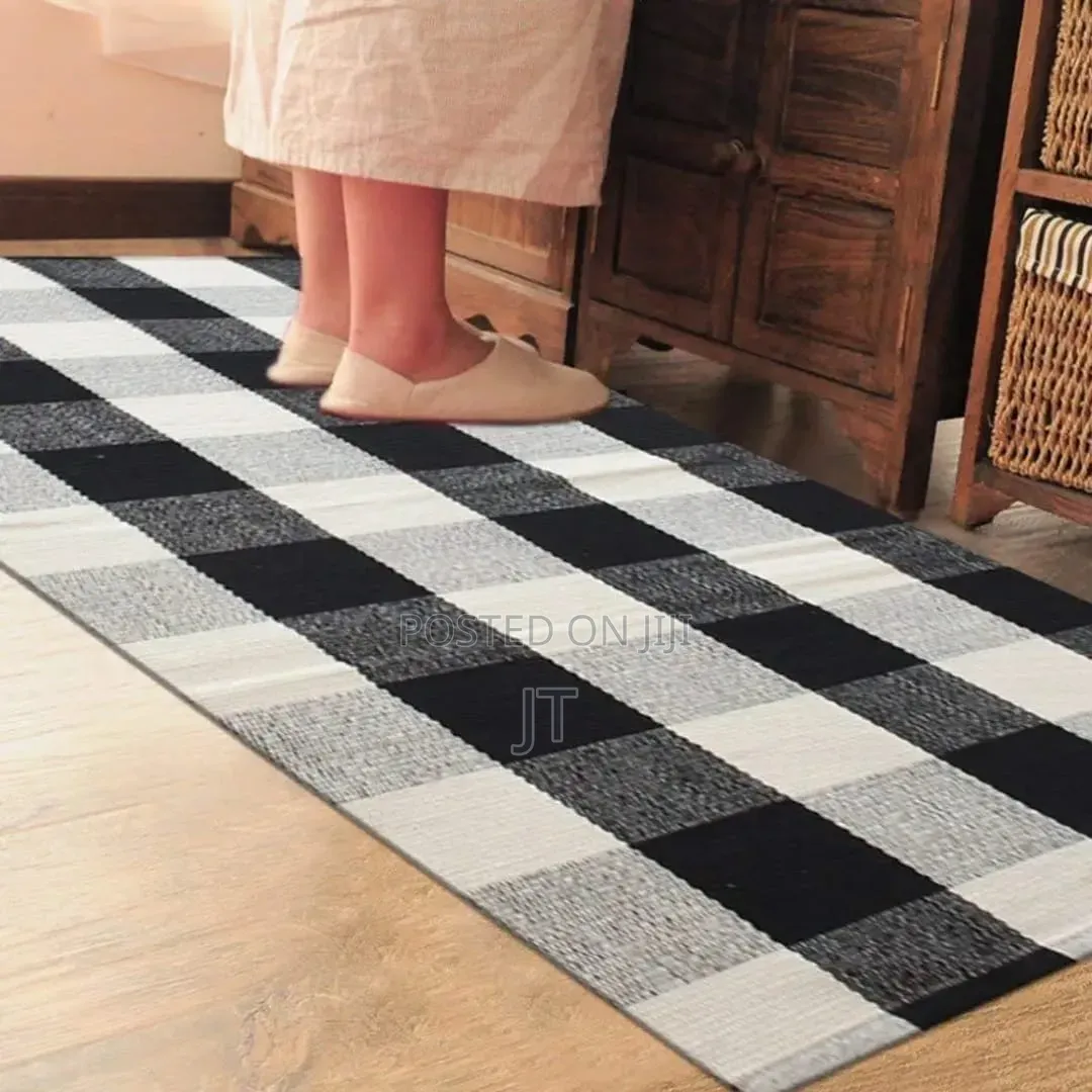 Monochrome Woven Rug 60x90cm)
