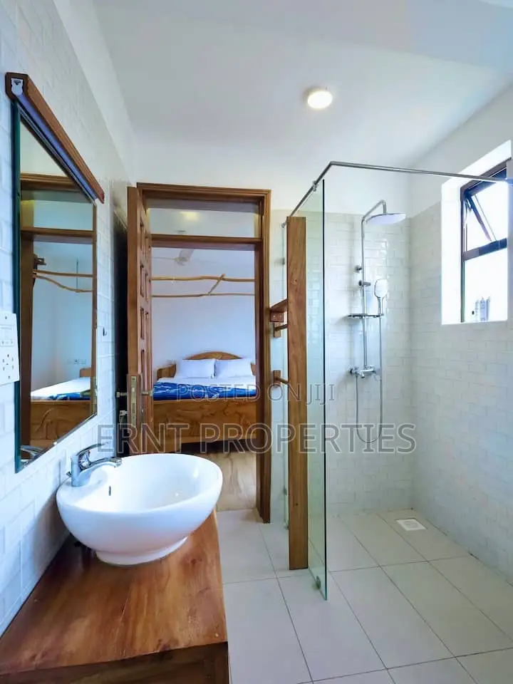Furnished 6bdrm Villa in Diani for sale