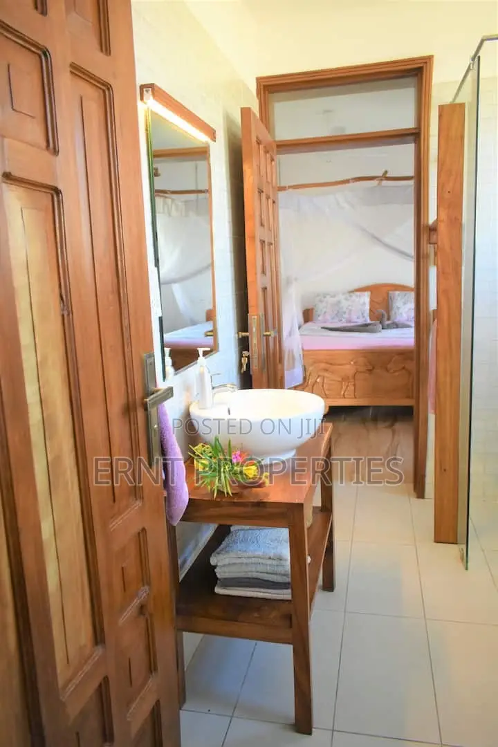 Furnished 6bdrm Villa in Diani for sale