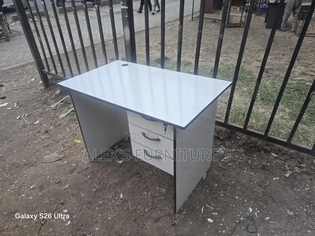 Luxury Modern Office Desk/Modern Coat Office Desk - main view