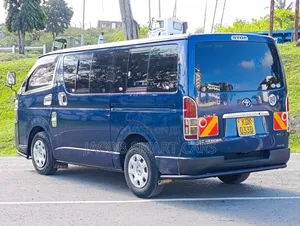 Toyota HiAce 2017 Blue