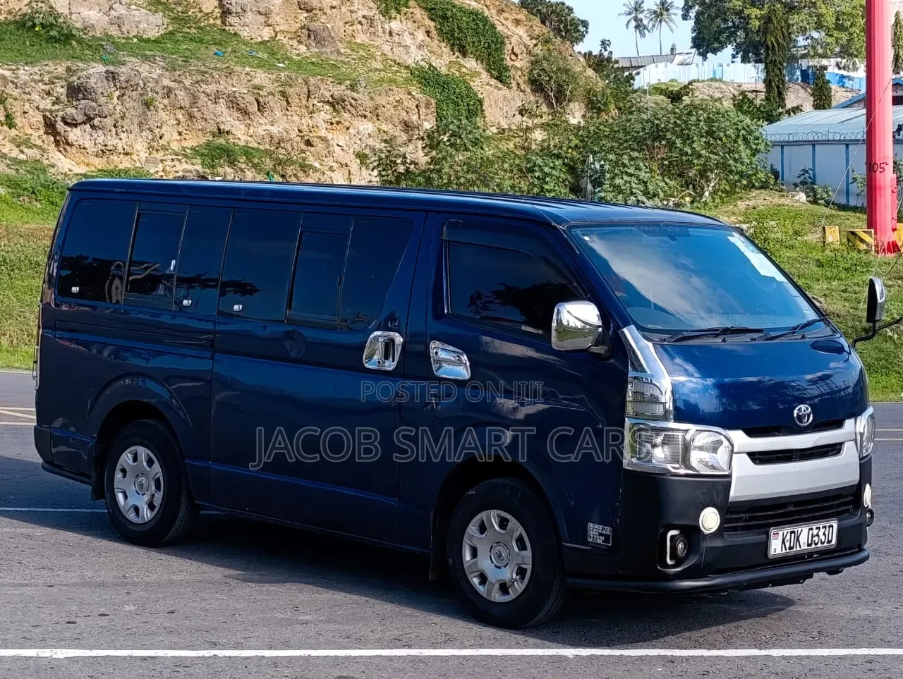Toyota HiAce 2017 Blue