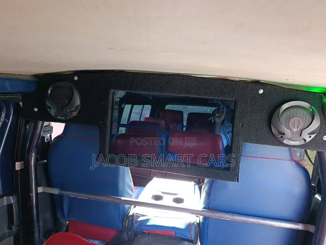Toyota HiAce 2017 Blue