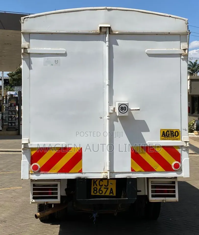 Isuzu NKR 2016 White