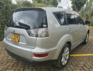 Mitsubishi Outlander 2012 Silver