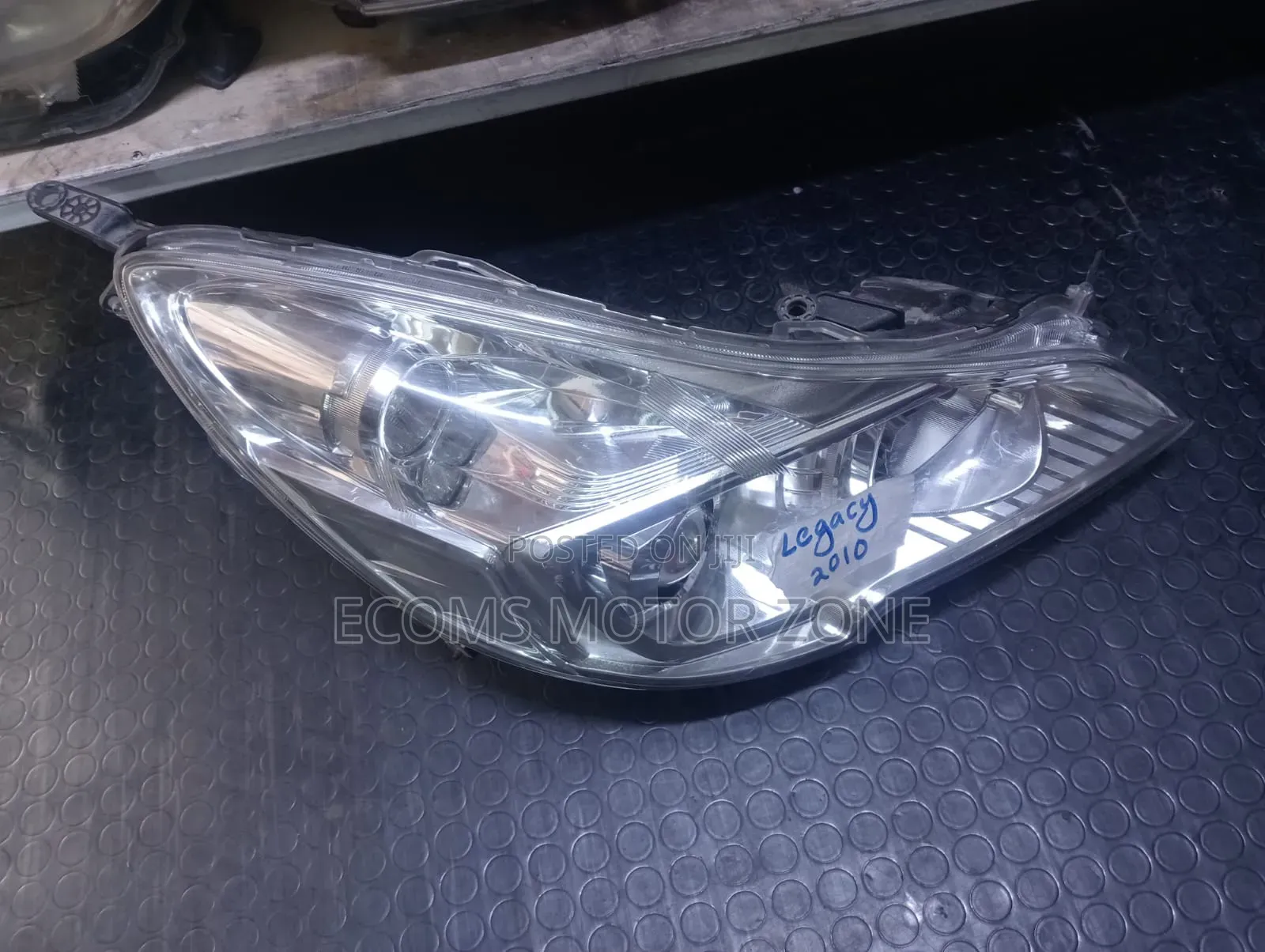 Subaru Legacy 2010 Headlight