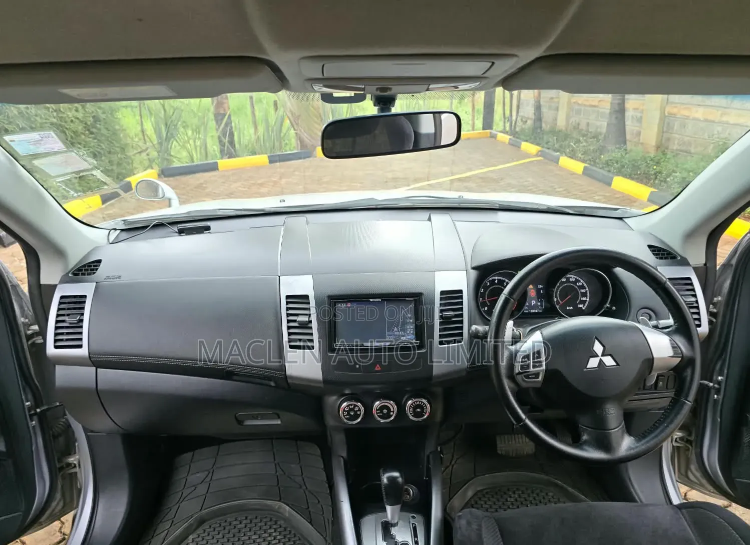 Mitsubishi Outlander 2012 Silver