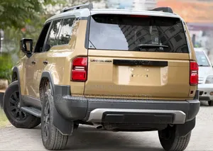 Toyota Land Cruiser Prado 2.8 2024 Gold