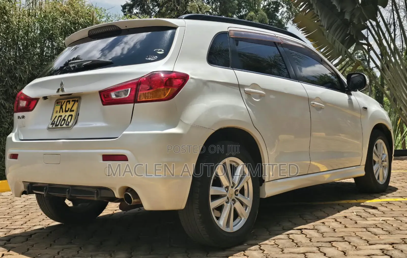 Mitsubishi RVR 2013 White