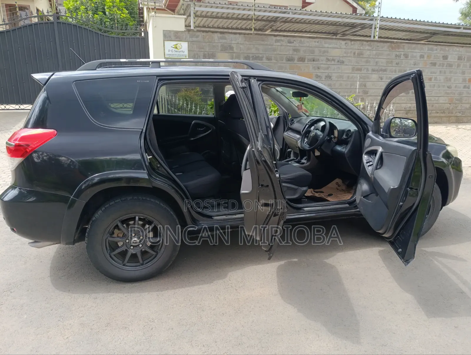 Toyota Vanguard 2012 Black