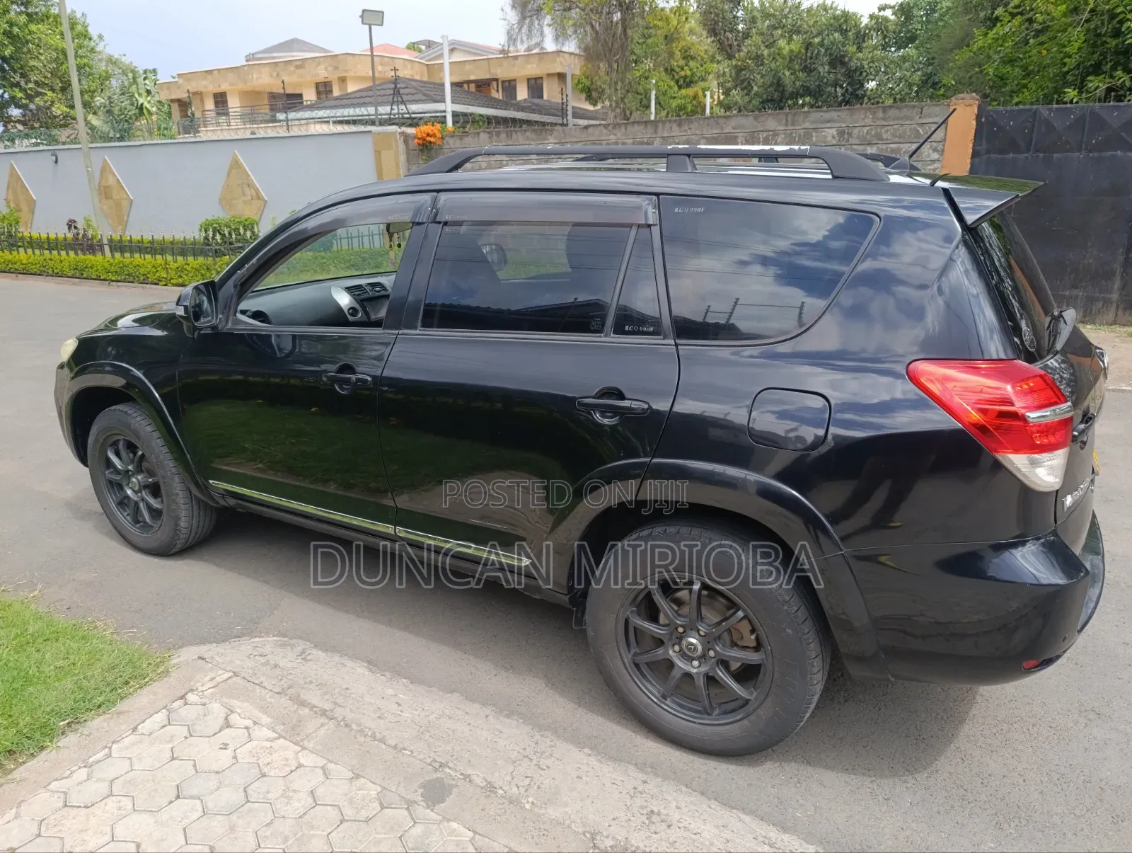 Toyota Vanguard 2012 Black