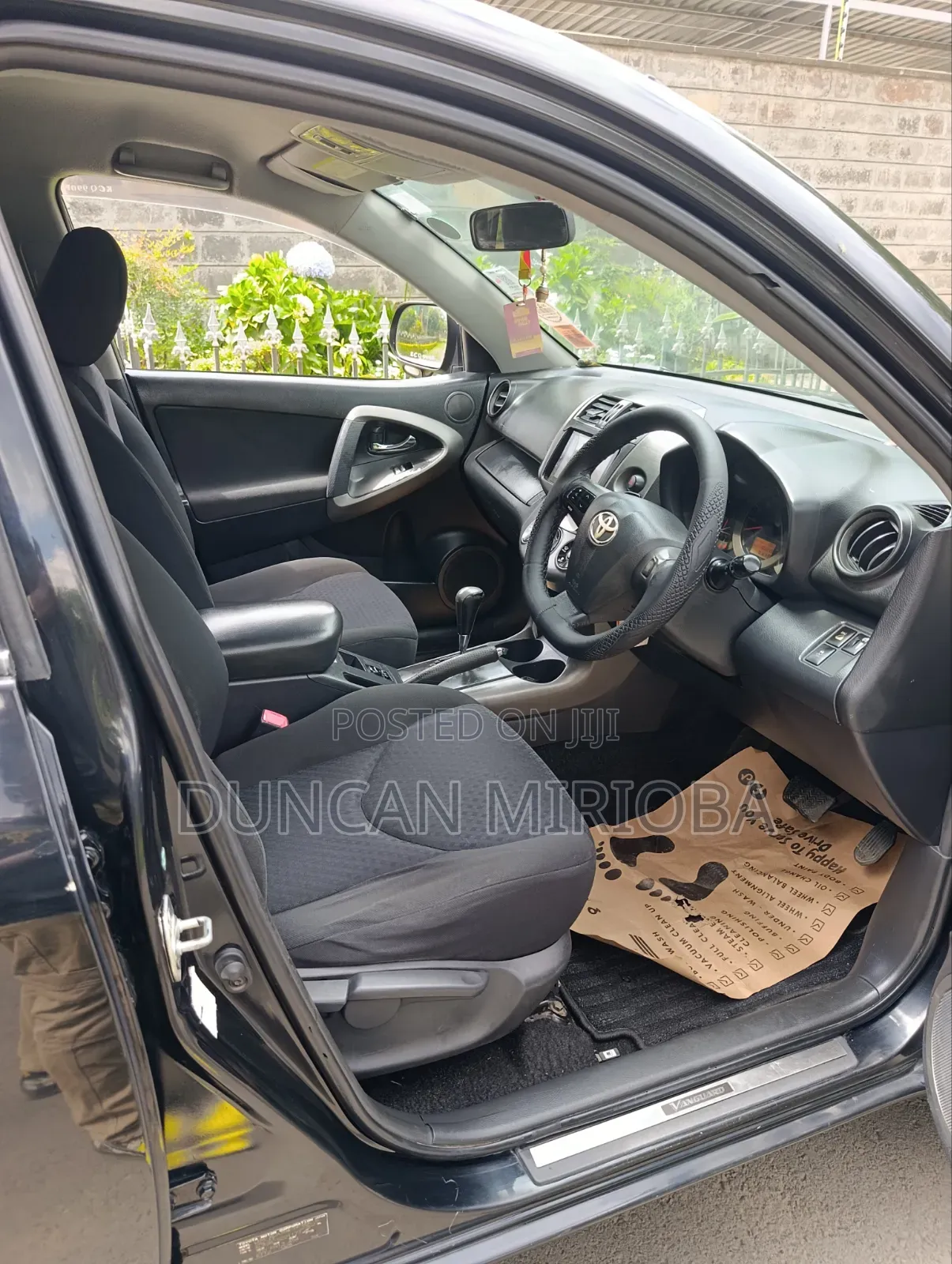 Toyota Vanguard 2012 Black