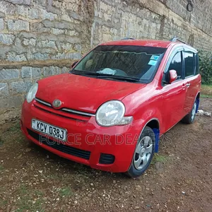 Toyota Sienta 2013 Red