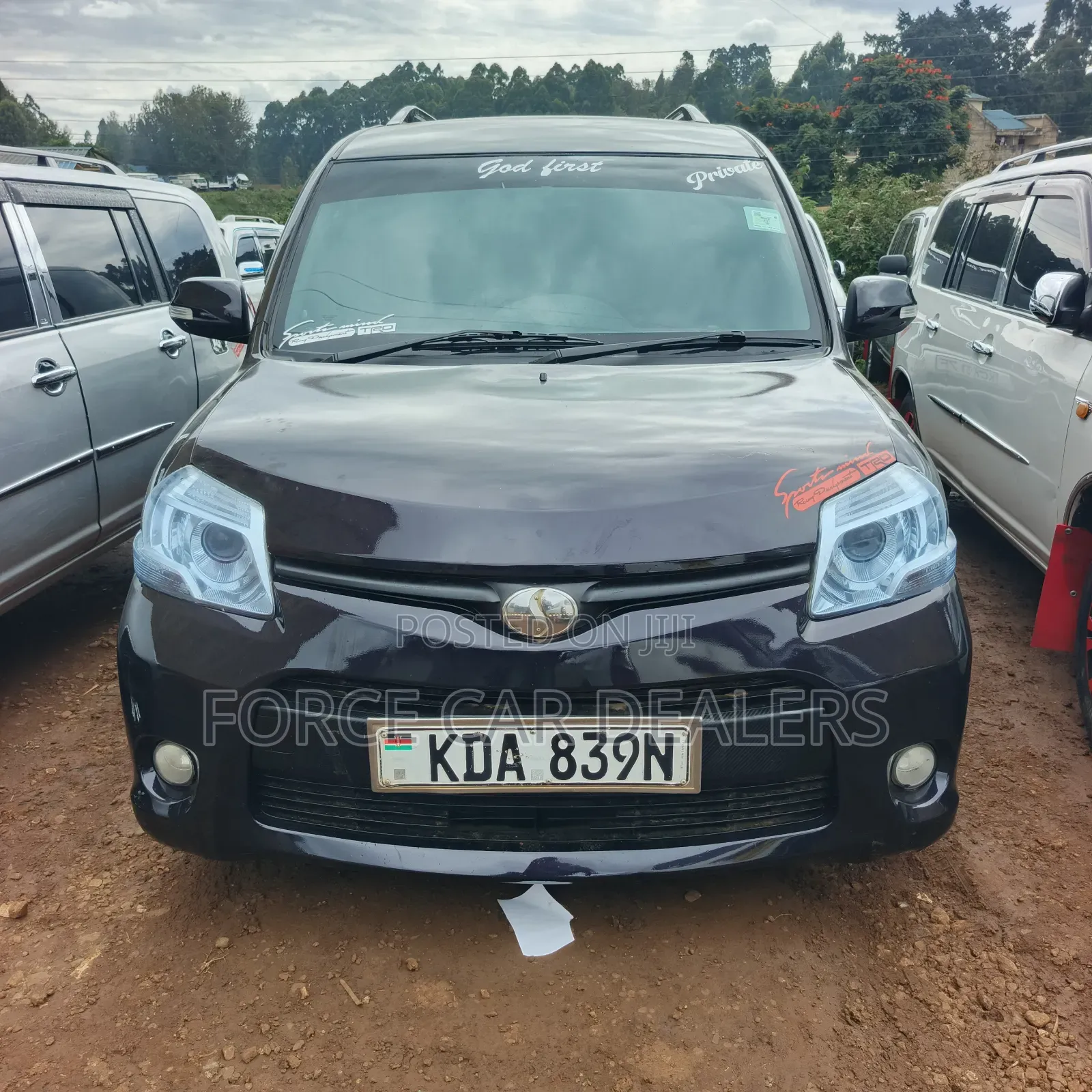 Toyota Sienta 2016