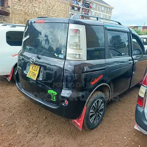 Toyota Sienta 2016