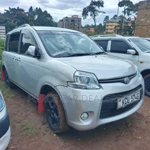 Toyota Sienta 2014 Silver
