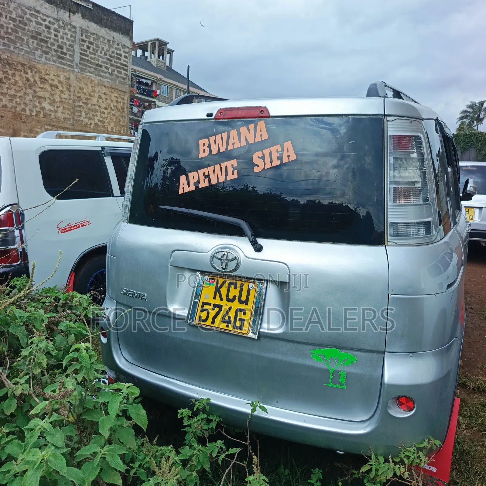 Toyota Sienta 2014 Silver