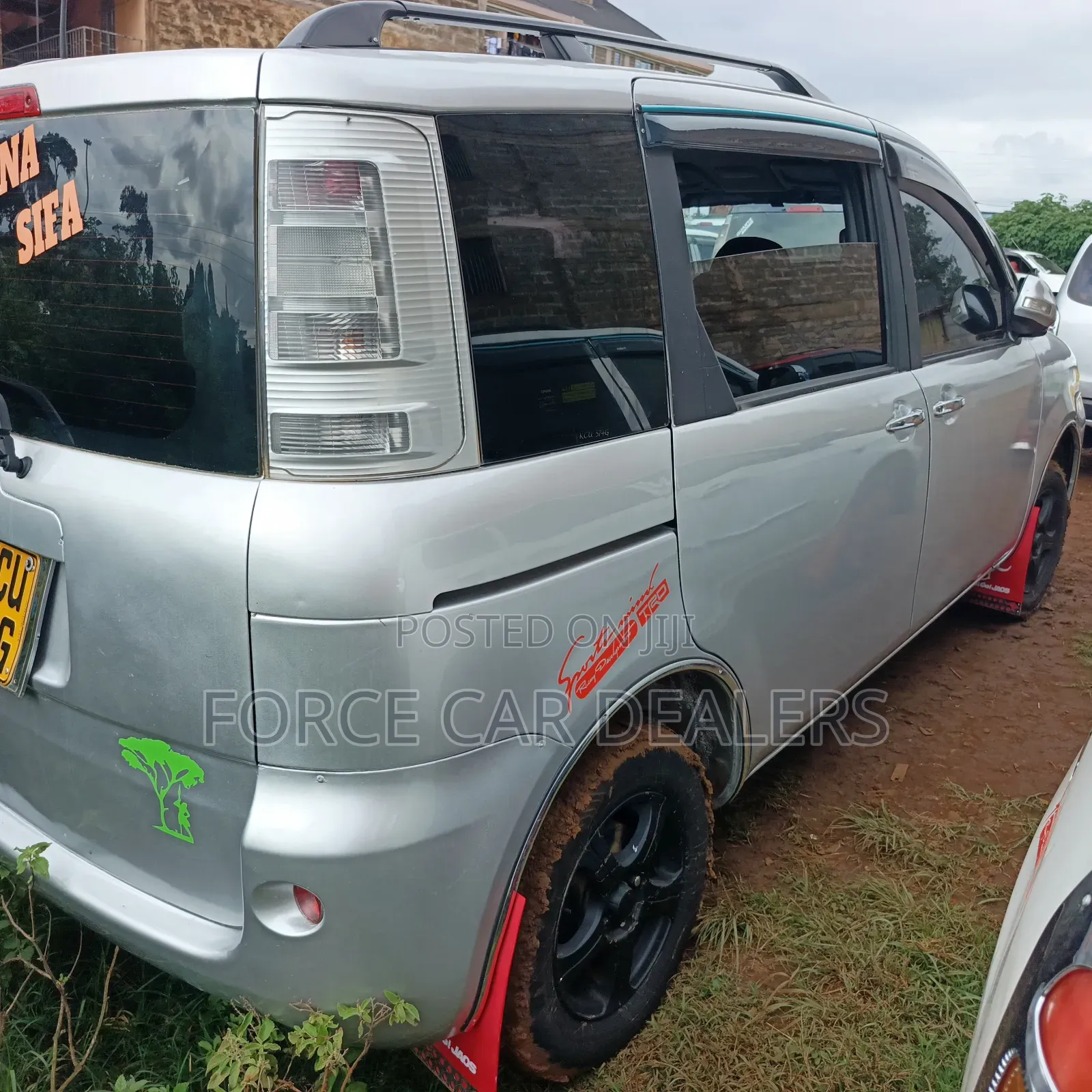 Toyota Sienta 2014 Silver